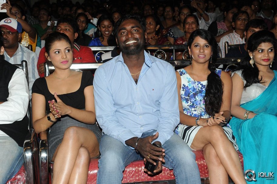 Undhile-Manchi-Kalam-Mundhu-Mundhuna-Movie-Audio-Launch